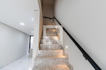 Escadas de casa à venda com 3 quartos, 150m² em Cidade Mãe do Céu, São Paulo