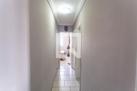 Corredor de apartamento para alugar com 3 quartos, 65m² em Ipiranga, Belo Horizonte