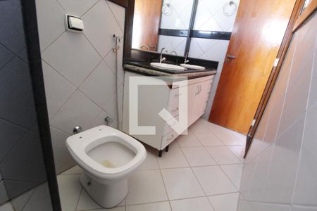 Apartamento para alugar com 296m², 4 quartos e 4 vagasBanheiro da Suíte 4