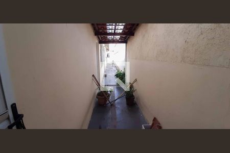 Casa à venda com 159m², 3 quartos e 2 vagasCorredor 