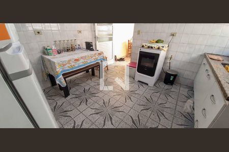 Casa à venda com 159m², 3 quartos e 2 vagasCozinha 