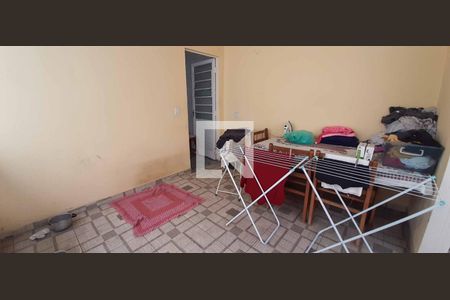 Casa à venda com 159m², 3 quartos e 2 vagasÁrea de Serviço