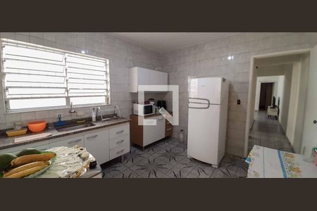 Casa à venda com 159m², 3 quartos e 2 vagasCozinha 