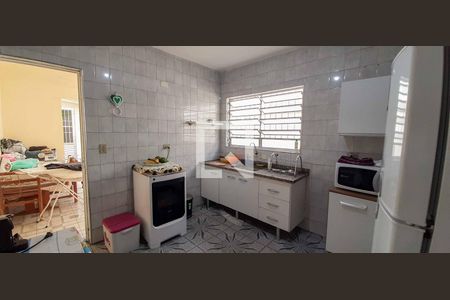 Casa à venda com 159m², 3 quartos e 2 vagasCozinha 