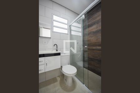 Banheiro de apartamento para alugar com 1 quarto, 28m² em Jardim Santo Antonio, São Paulo