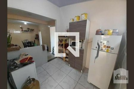 Cozinha de casa à venda com 3 quartos, 300m² em Santa Terezinha, Belo Horizonte