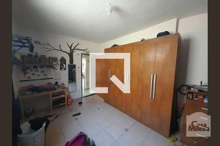 Quarto de casa à venda com 3 quartos, 300m² em Santa Terezinha, Belo Horizonte