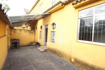 Casa à venda com 301m², 8 quartos e sem vagaQuintal do 2º imóvel 