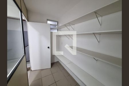 Casa à venda com 301m², 8 quartos e sem vagaDispensa