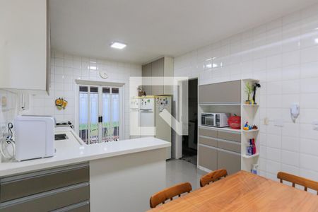 Casa à venda com 4 quartos, 176m² em Butantã, São Paulo