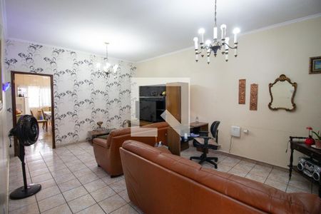 Sala de casa para alugar com 2 quartos, 150m² em Jardim das Oliveiras, São Paulo