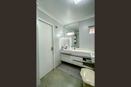 Apartamento à venda com 160m², 3 quartos e 1 vagaBanheiro da Suíte