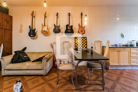 Casa para alugar com 300m², 3 quartos e 5 vagasSala de TV