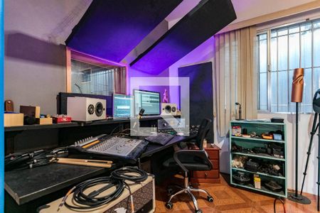 Casa para alugar com 300m², 3 quartos e 5 vagasSala de TV