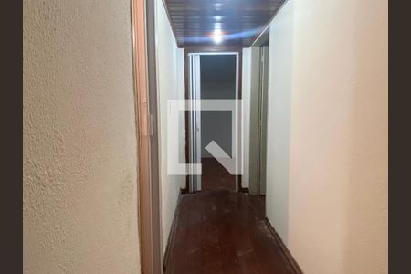 Corredor - Quartos de apartamento para alugar com 2 quartos, 55m² em Jardim Itu, Porto Alegre