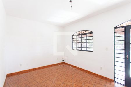 Sala 1 de casa para alugar com 3 quartos, 110m² em Mantiqueira, Belo Horizonte