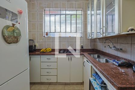 Casa à venda com 300m², 2 quartos e 2 vagas Casa à venda com 300m², 2 quartos e 2 vagasCozinha