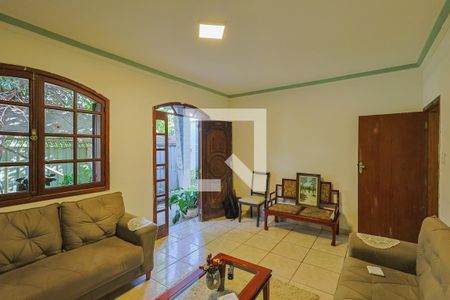 Sala de casa à venda com 2 quartos, 300m² em Renascença, Belo Horizonte
