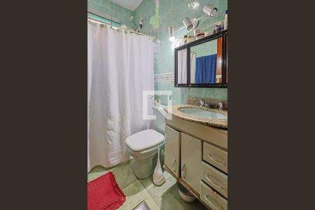 Casa à venda com 300m², 2 quartos e 2 vagas Casa à venda com 300m², 2 quartos e 2 vagasBanheiro