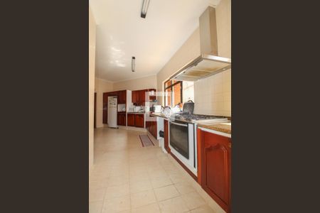 Casa à venda com 550m², 4 quartos e 5 vagas Casa à venda com 550m², 4 quartos e 5 vagasCozinha