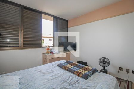 Casa à venda com 550m², 4 quartos e 5 vagas Casa à venda com 550m², 4 quartos e 5 vagasQuarto 2