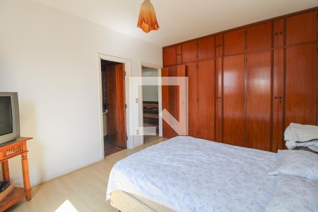 Casa à venda com 550m², 4 quartos e 5 vagas Casa à venda com 550m², 4 quartos e 5 vagasQuarto 3