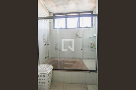 Casa à venda com 550m², 4 quartos e 5 vagas Casa à venda com 550m², 4 quartos e 5 vagasBanheiro Quarto 2