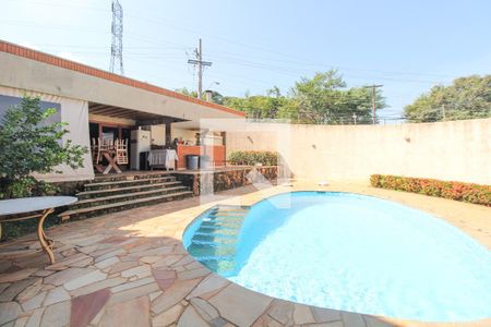 Casa à venda com 550m², 4 quartos e 5 vagas Casa à venda com 550m², 4 quartos e 5 vagasÁrea comum