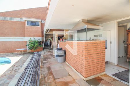 Casa à venda com 550m², 4 quartos e 5 vagas Casa à venda com 550m², 4 quartos e 5 vagasÁrea comum