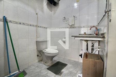 Banheiro de apartamento para alugar com 1 quarto, 55m² em Dois de Julho, Salvador