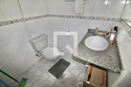 Banheiro de apartamento para alugar com 1 quarto, 55m² em Dois de Julho, Salvador