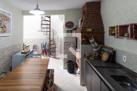 Casa à venda com 130m², 2 quartos e 2 vagasQuintal