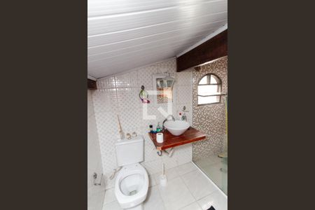 Casa à venda com 130m², 2 quartos e 2 vagasBanheiro da Suíte 2