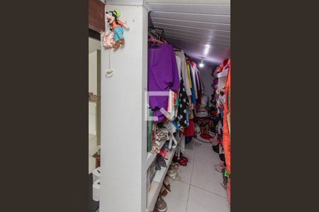 Casa à venda com 130m², 2 quartos e 2 vagasSuíte 2  - Closet 