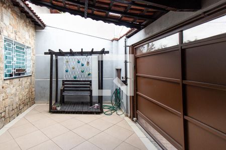Casa à venda com 130m², 2 quartos e 2 vagasGaragem