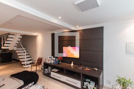 Sala   de casa à venda com 2 quartos, 130m² em Parque Edu Chaves, São Paulo