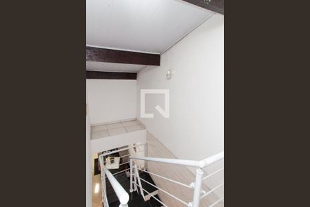 Casa à venda com 130m², 2 quartos e 2 vagasEscada