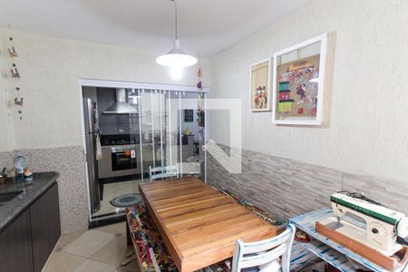 Casa à venda com 130m², 2 quartos e 2 vagasQuintal