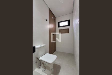 Casa à venda com 200m², 3 quartos e 2 vagas Casa à venda com 200m², 3 quartos e 2 vagasBanheiro da suíte