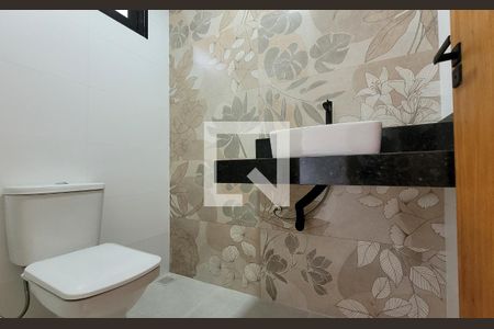 Casa à venda com 200m², 3 quartos e 2 vagas Casa à venda com 200m², 3 quartos e 2 vagasBanheiro da churrasqueira