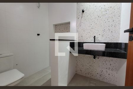 Casa à venda com 200m², 3 quartos e 2 vagas Casa à venda com 200m², 3 quartos e 2 vagasBanheiro da suíte