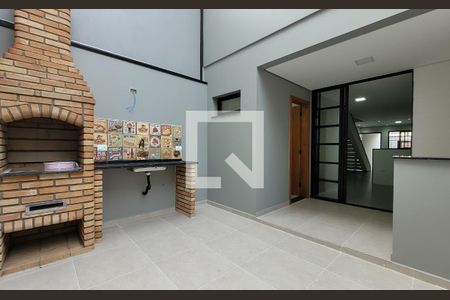 Casa à venda com 200m², 3 quartos e 2 vagas Casa à venda com 200m², 3 quartos e 2 vagasChurrasqueira