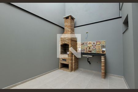 Casa à venda com 200m², 3 quartos e 2 vagas Casa à venda com 200m², 3 quartos e 2 vagasChurrasqueira