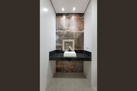 Casa à venda com 200m², 3 quartos e 2 vagas Casa à venda com 200m², 3 quartos e 2 vagasBanheiro Social