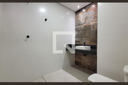 Casa à venda com 200m², 3 quartos e 2 vagas Casa à venda com 200m², 3 quartos e 2 vagasBanheiro Social