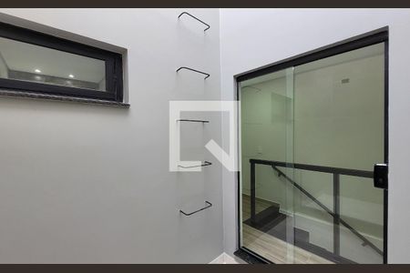 Casa à venda com 200m², 3 quartos e 2 vagas Casa à venda com 200m², 3 quartos e 2 vagasVista