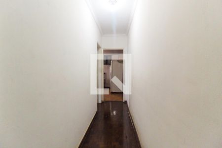 Corredor de casa à venda com 3 quartos, 197m² em Vila Carmosina, São Paulo