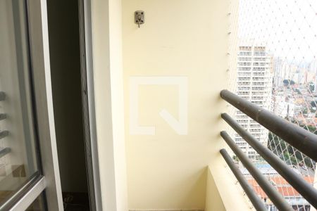 Sacada de apartamento à venda com 3 quartos, 63m² em Vila Carrao, São Paulo