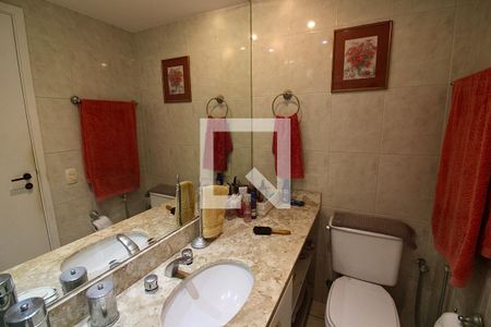 Apartamento à venda com 127m², 2 quartos e 2 vagasBanheiro da Suíte