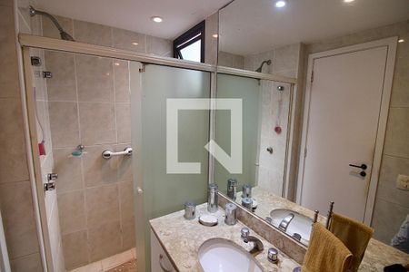 Apartamento à venda com 127m², 2 quartos e 2 vagasBanheiro da Suíte